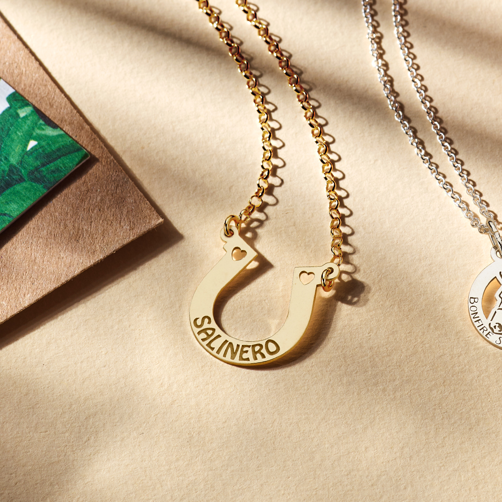 Gouden hoefijzer ketting met naam.2 Gouden hoefijzer ketting met naam.2